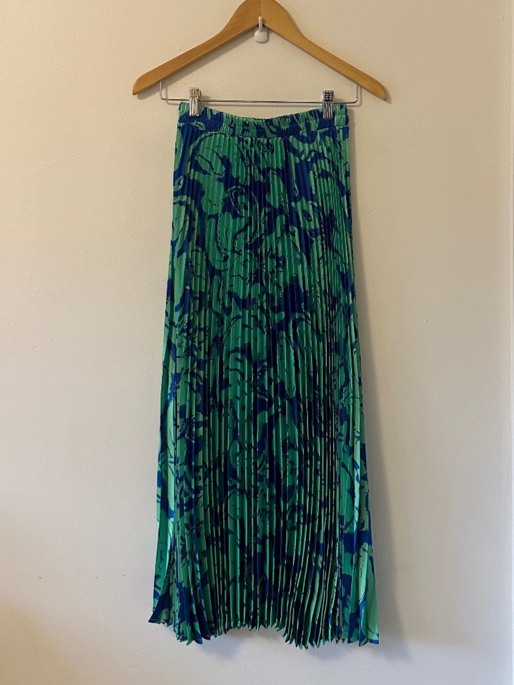 Choklate NWT Green and Blue Satin Pleated Skirt | Size Small